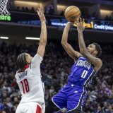 Kyshawn George (à gauche) et les Wizards ont subi dimanche leur 10e défaite d'affilée KEYSTONE/AP/Sara Nevis